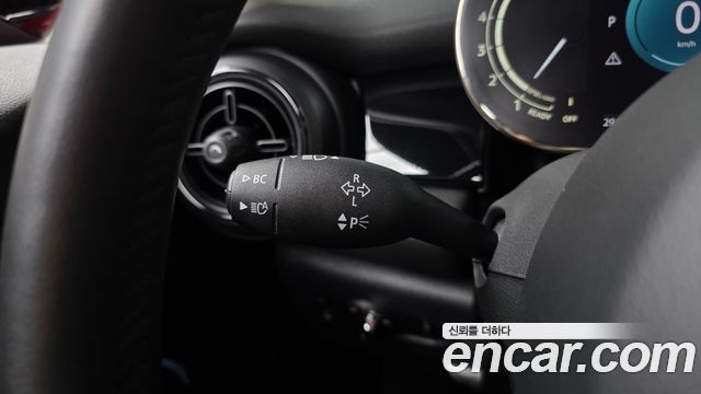 Mini Cooper 2022 — photo 25