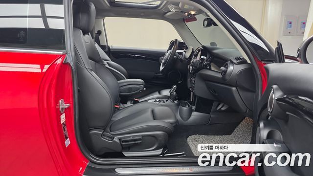 Mini Cooper 2022 — photo 16
