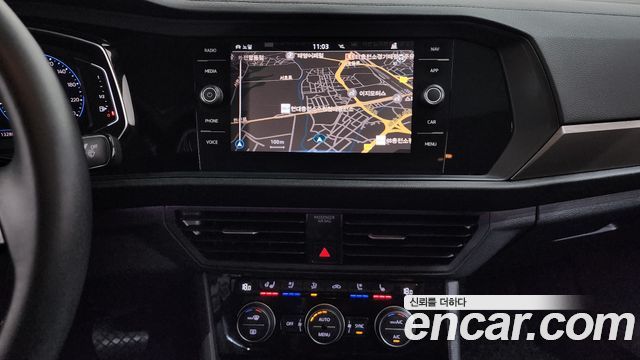Volkswagen Jetta 2021 — photo 20
