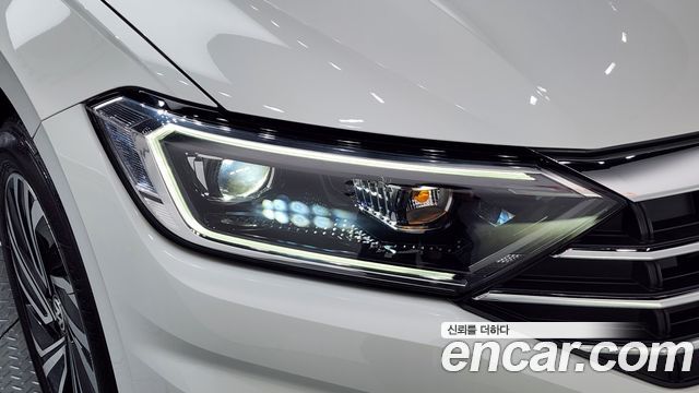 Volkswagen Jetta 2021 — photo 8