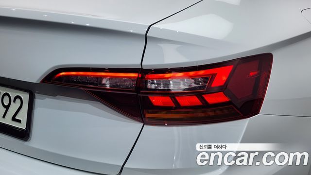 Volkswagen Jetta 2021 — photo 9