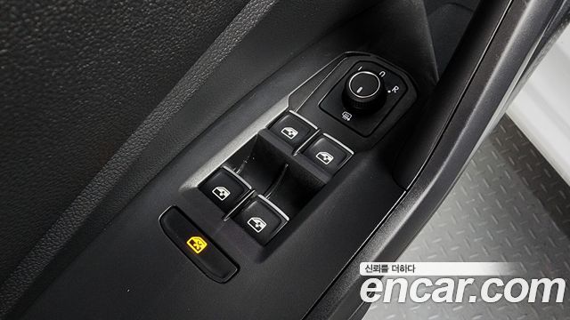 Volkswagen Jetta 2021 — photo 28
