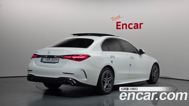 Mercedes-Benz C-Class 2025 — photo 2