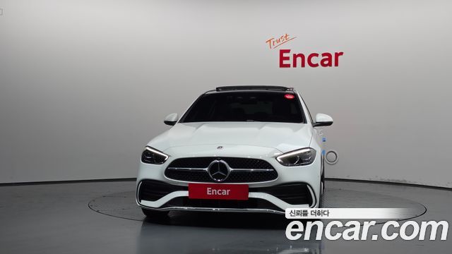 Mercedes-Benz C-Class 2025 — photo 3