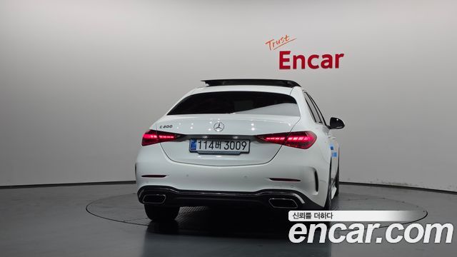 Mercedes-Benz C-Class 2025 — photo 4