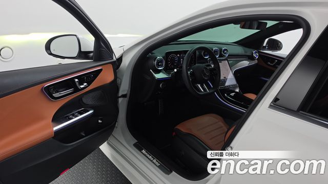 Mercedes-Benz C-Class 2025 — photo 13