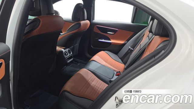 Mercedes-Benz C-Class 2025 — photo 17