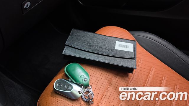 Mercedes-Benz C-Class 2025 — photo 21