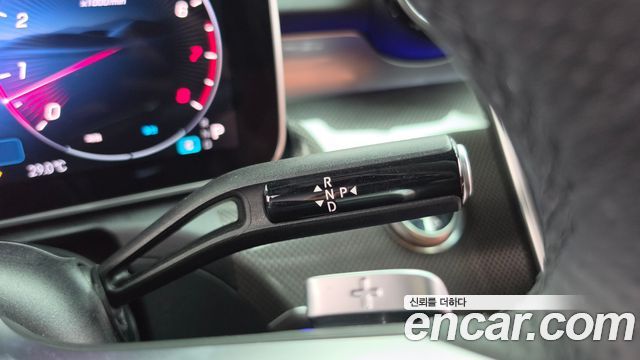 Mercedes-Benz C-Class 2025 — photo 26