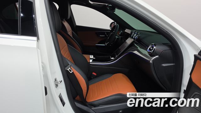 Mercedes-Benz C-Class 2025 — photo 16