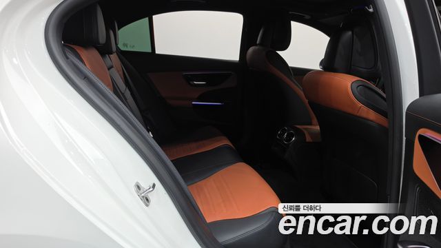 Mercedes-Benz C-Class 2025 — photo 27