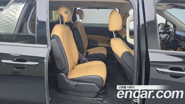 Kia Canival 2023 — photo 11