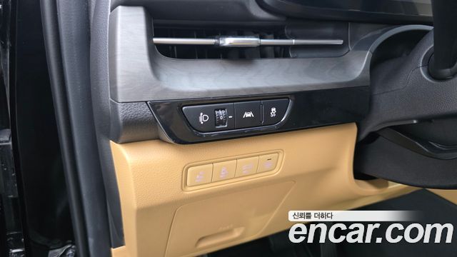 Kia Canival 2023 — photo 12