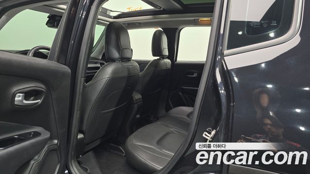 Jeep Renegade 2021 — photo 11
