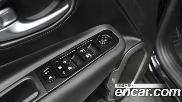 Jeep Renegade 2021 — photo 15
