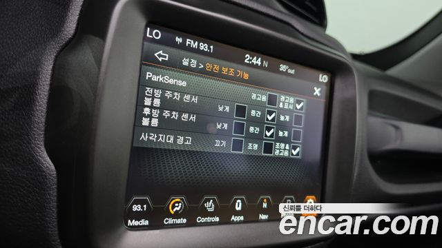 Jeep Renegade 2021 — photo 18