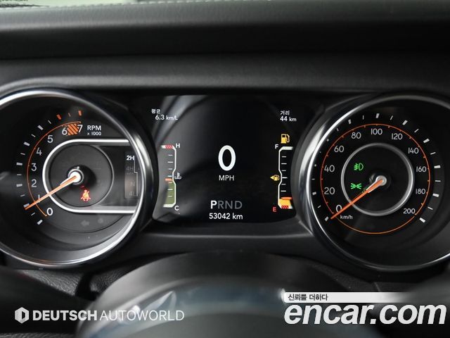 Jeep Wrangler 2021 — photo 8