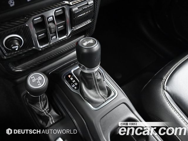 Jeep Wrangler 2021 — photo 9