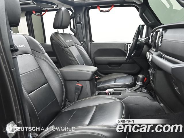 Jeep Wrangler 2021 — photo 10