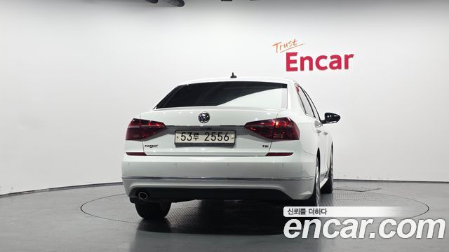 Volkswagen Passat 2018 — photo 4