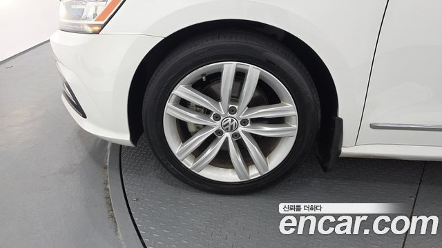 Volkswagen Passat 2018 — photo 5