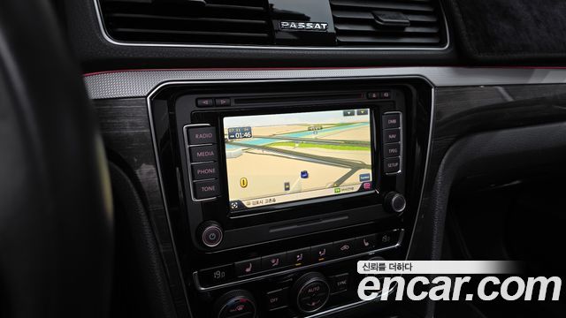 Volkswagen Passat 2018 — photo 13