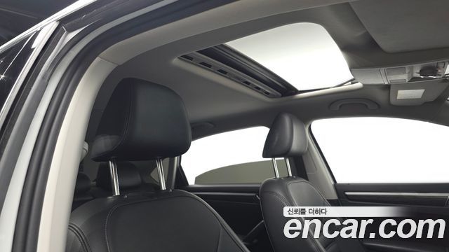 Volkswagen Passat 2018 — photo 15