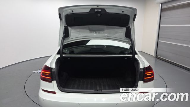 Volkswagen Passat 2018 — photo 20