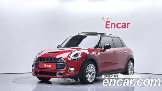 Mini Cooper 2015 — photo 1
