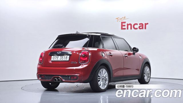 Mini Cooper 2015 — photo 2