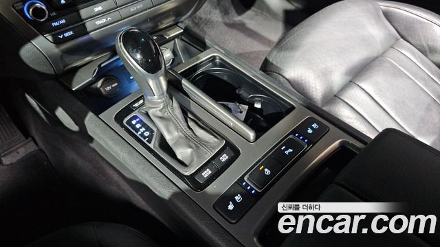 Hyundai Genesis 2016 — photo 9