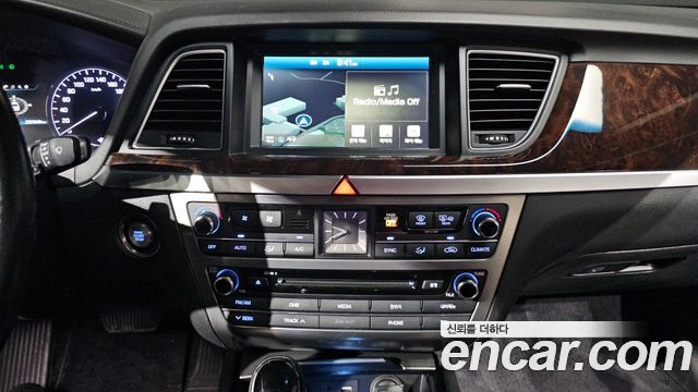 Hyundai Genesis 2016 — photo 12