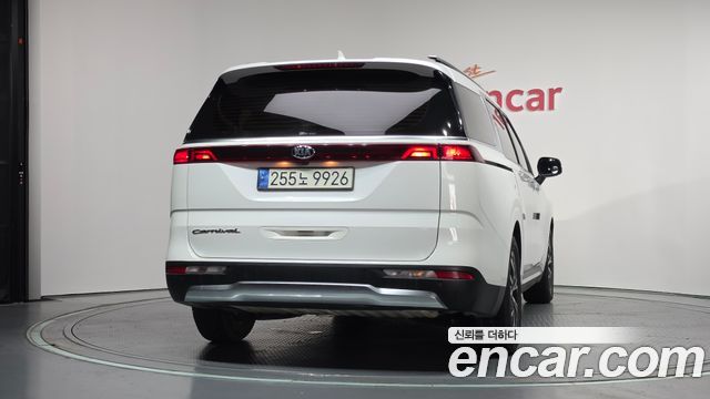 Kia Canival 2021 — photo 4