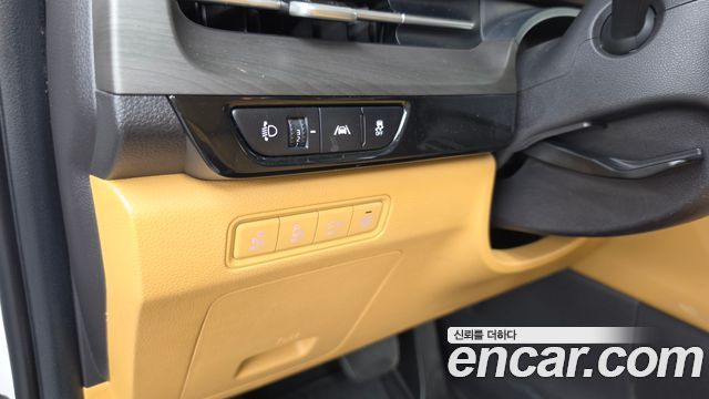 Kia Canival 2021 — photo 16