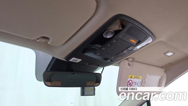 Kia Canival 2021 — photo 17