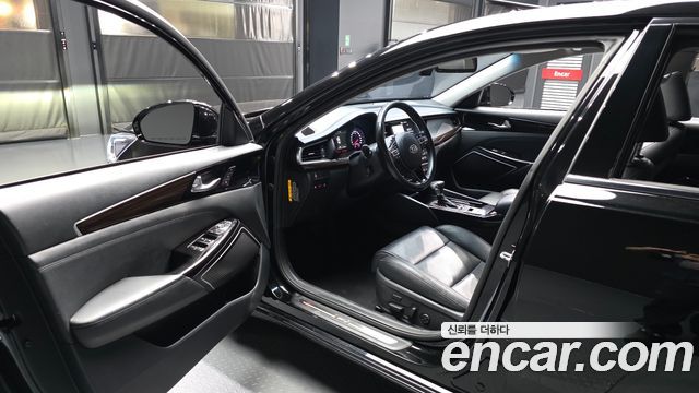 Kia K7 2018 — photo 10