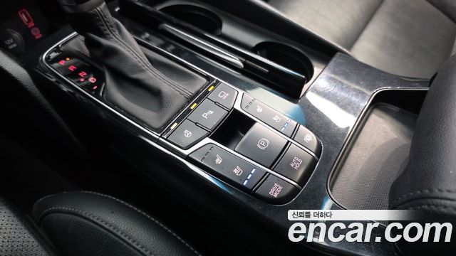 Kia K7 2018 — photo 17