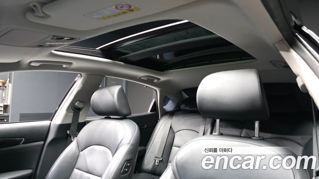 Kia K7 2018 — photo 18