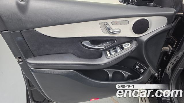 Mercedes-Benz GLC-Class 2019 — photo 14
