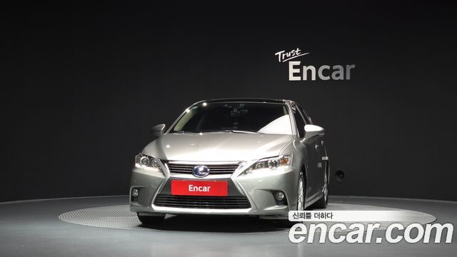 Lexus CT200h 2017 — photo 3