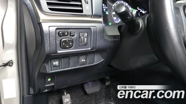 Lexus CT200h 2017 — photo 14