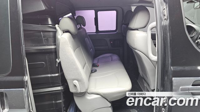Hyundai Starex 2015 — photo 11