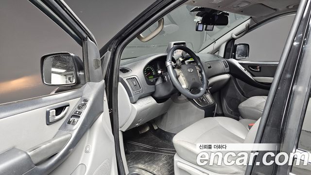 Hyundai Starex 2015 — photo 12