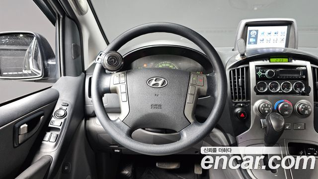 Hyundai Starex 2015 — photo 13