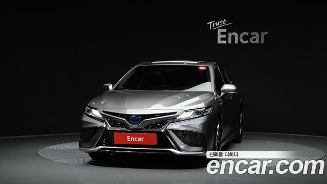 Toyota Camry 2024 — photo 3