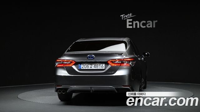 Toyota Camry 2024 — photo 4