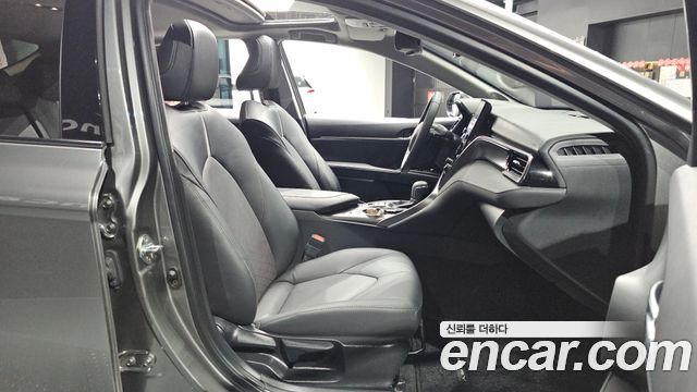 Toyota Camry 2024 — photo 18