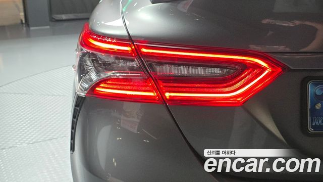 Toyota Camry 2024 — photo 9