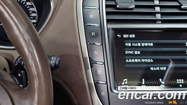 Lincoln MKX 2018 — photo 12