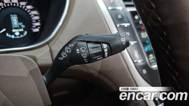 Lincoln MKX 2018 — photo 22